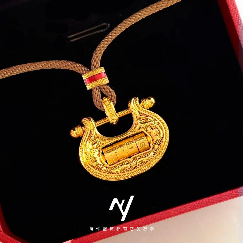 Collana con ciondolo a forma d - Women Bags Vietnam recensione e prezzo