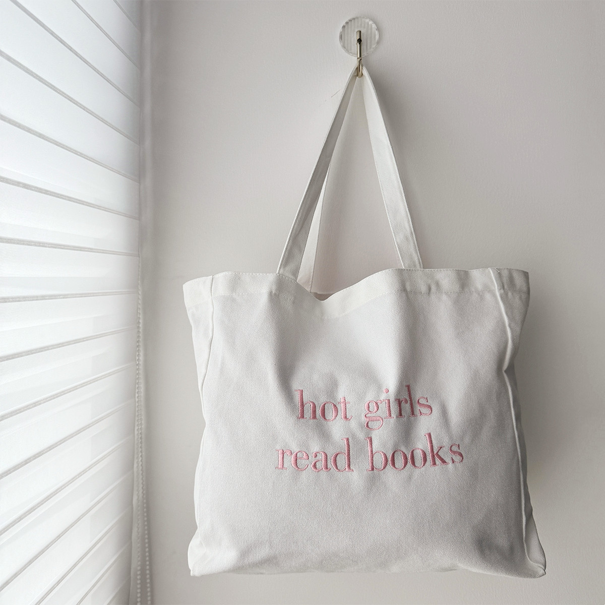 Hot Girls leggi libri lettere  - Women Bags Ck recensione e prezzo